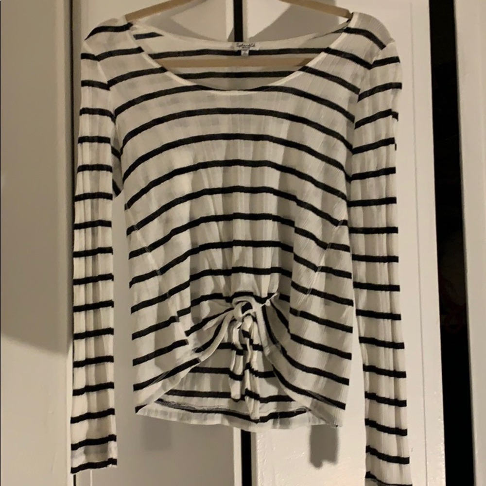 Splendid tie front tee